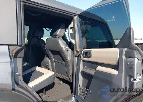 2023 Ford Bronco Wildtrak z USA, uszkodzony, nr VIN 1FMEE5DP3PLB31570